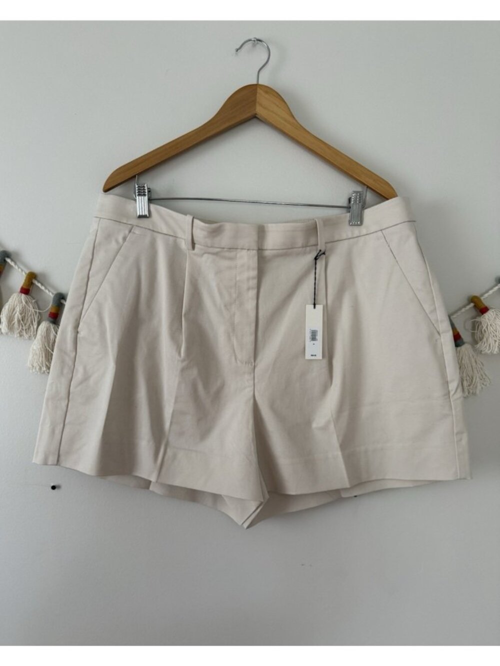 Banana Republic Tailored Pleated Cotton Blend Shorts Cream Minimalist NWT 16